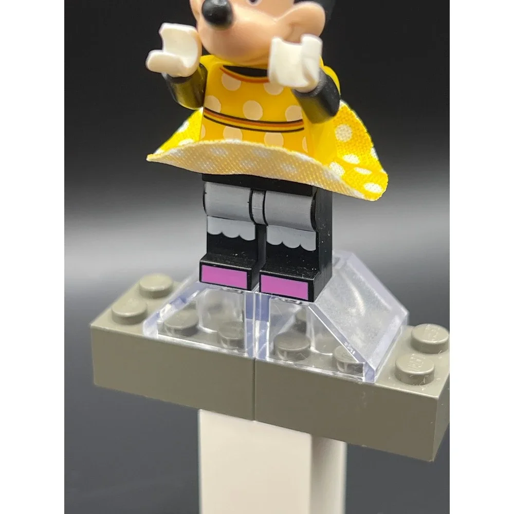 LEGO Disney Minnie Mouse Minifigure Yellow Polka Dot Dress Pink Bow Dis056
